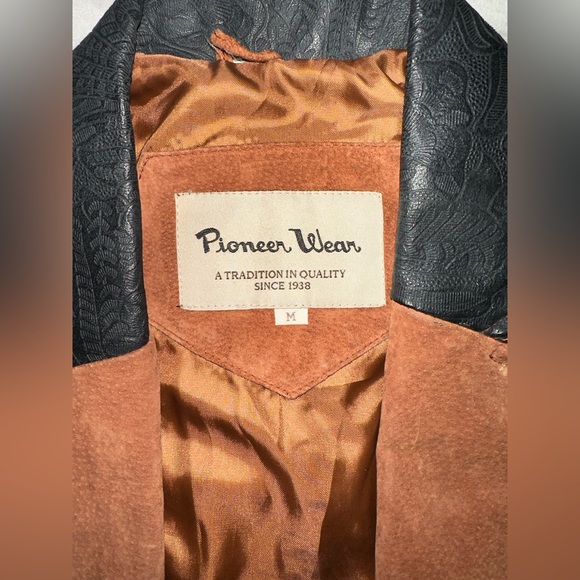 Vintage Brown Suede Fringe Jacket - Picture 4 of 11